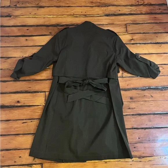Army Green Trench Coat | Size Medium - Picture 10 of 14